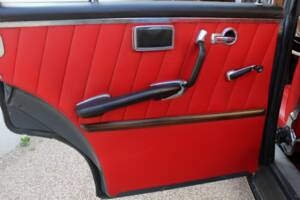 Image 7/18 of Mercedes-Benz 220 SE b (1961)
