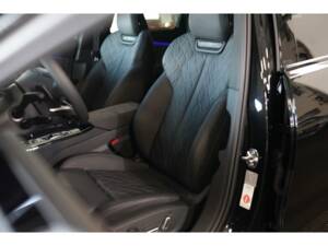 Image 5/22 of Audi S6 e-tron Avant (2024)