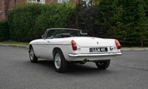 Image 3/50 of MG MGB (1972)