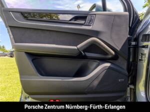 Bild 34/50 von Porsche Cayenne GTS (1900)