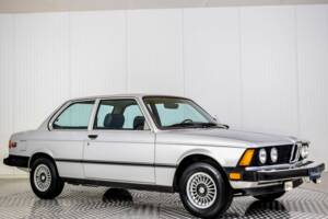 Image 25/50 of BMW 320i (1981)
