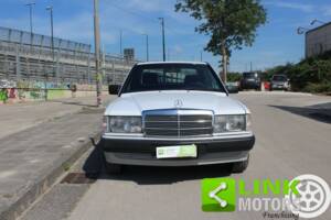 Immagine 2/10 di Mercedes-Benz 190 E (1989)