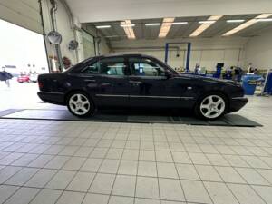 Afbeelding 4/12 van Mercedes-Benz E 300 Turbodiesel (1998)