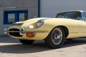 Image 11/78 de Jaguar E-Type (1969)