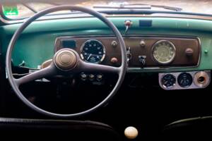 Image 24/51 de FIAT 500 C Giardiniera (1951)