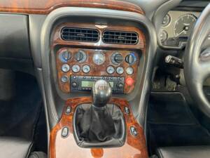 Image 15/50 of Aston Martin DB 7 Vantage Volante (2002)