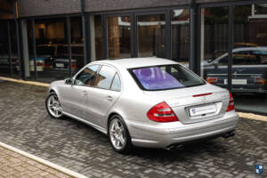 Image 4/84 of Mercedes-Benz E 55 AMG (2002)