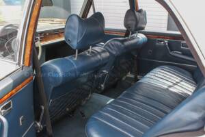 Image 22/35 de Mercedes-Benz 300 SEL 3.5 (1971)