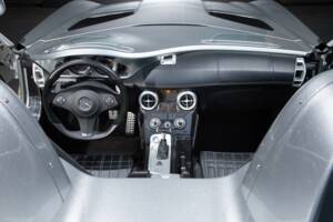 Image 15/28 of Mercedes-Benz SLR McLaren 722 S (2009)