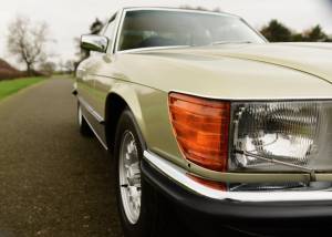 Image 38/50 of Mercedes-Benz 500 SL (1983)