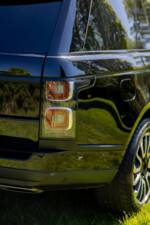 Image 17/49 of Land Rover Range Rover V8 Armoured (2022)