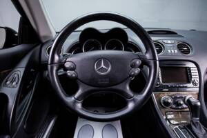 Image 20/36 of Mercedes-Benz SL 500 (2006)