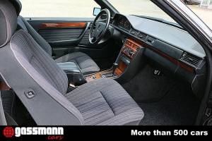 Bild 10/15 von Mercedes-Benz 230 CE (1992)