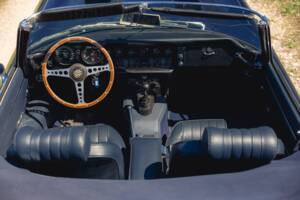 Image 26/50 de Jaguar E-Type (1969)