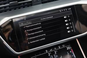 Image 25/40 of Audi RS6 Avant (2019)