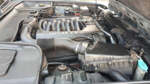 Image 11/11 of Jaguar XJ 8 4.0 Executive (1998)