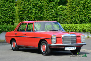 Image 7/50 of Mercedes-Benz 230&#x2F;6 (1973)
