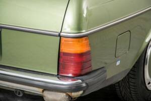 Afbeelding 31/50 van Mercedes-Benz 200 T (1982)