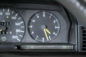 Obraz 21/50 pojazdu Mercedes-Benz 190 D 2.5 (1986)