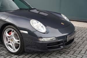 Bild 25/50 von Porsche 911 Carrera 4S (2007)