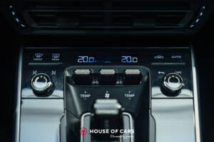 Image 41/50 of Porsche 911 Carrera 4S &quot;Belgian Legend Edition&quot; (2020)