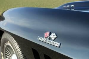 Immagine 8/35 di Chevrolet Corvette Sting Ray Convertible (1965)