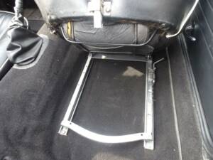 Image 18/49 of Triumph Spitfire Mk II (1965)