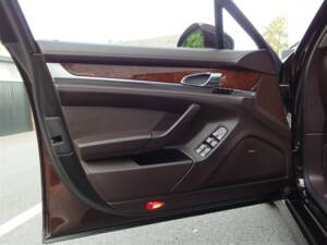 Bild 36/98 von Porsche Panamera Turbo (2009)