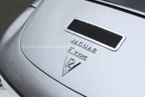 Afbeelding 8/28 van Jaguar E-Type V12 (2+2) (1971)