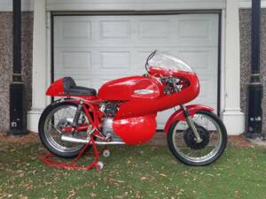 Imagen 1/24 de Aermacchi Harley-Davidson DUMMY (1965)
