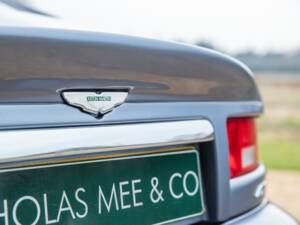 Image 34/74 of Aston Martin DB 7 GT (2004)