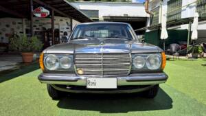 Image 8/71 of Mercedes-Benz 240 D (1980)