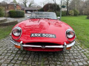 Image 17/29 de Jaguar E-Type (1969)