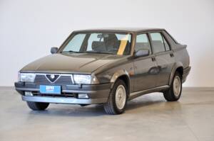 Bild 5/25 von Alfa Romeo 75 2.0 Twin Spark (1987)