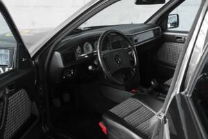 Imagen 28/50 de Mercedes-Benz 190 E 2.5-16 Evolution II (1990)