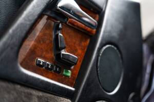 Image 14/37 of Mercedes-Benz SL 320 (1993)