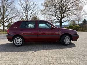 Imagen 8/18 de Volkswagen Golf III 1.6 (1996)