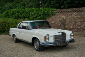 Image 46/50 of Mercedes-Benz 280 SE 3,5 (1970)