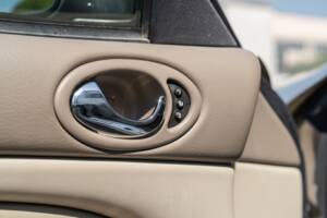 Image 58/91 de Jaguar XK8 4.0 (2000)