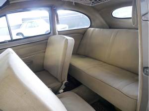 Image 18/27 of Volkswagen Beetle 1200 Standard &quot;Oval&quot; (1955)