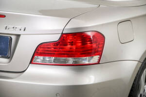 Image 31/50 of BMW 125i (2008)