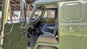 Image 18/51 of UAZ 3741 (1991)