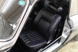 Image 21/26 of Jaguar XJ 6 C 4.2 (1976)