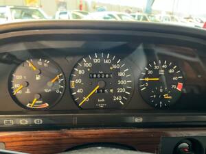 Image 13/64 of Mercedes-Benz 280 SE (1983)