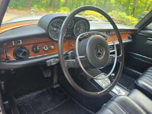Image 40/62 of Mercedes-Benz 280 SE (1971)