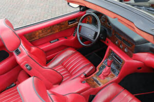 Image 38/44 de Aston Martin Virage Volante (1993)