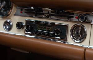 Image 30/41 of Mercedes-Benz 280 SL (1969)