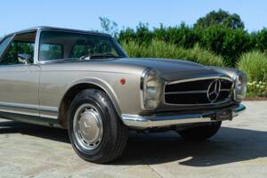 Image 23/50 de Mercedes-Benz 280 SL (1969)