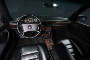 Image 15/30 of Mercedes-Benz 560 SEC (1988)