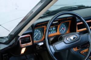 Image 15/47 of Jaguar XJ-SC 5.3 (1987)